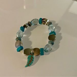 Girls Teal Feather bracelet